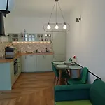 Jodlowa 아파트 *